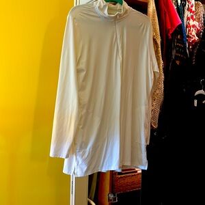 White zip up spf50top with pockets